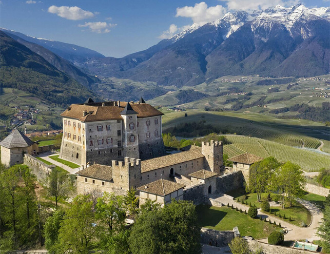 Passeggiata a Castel Thun panorama